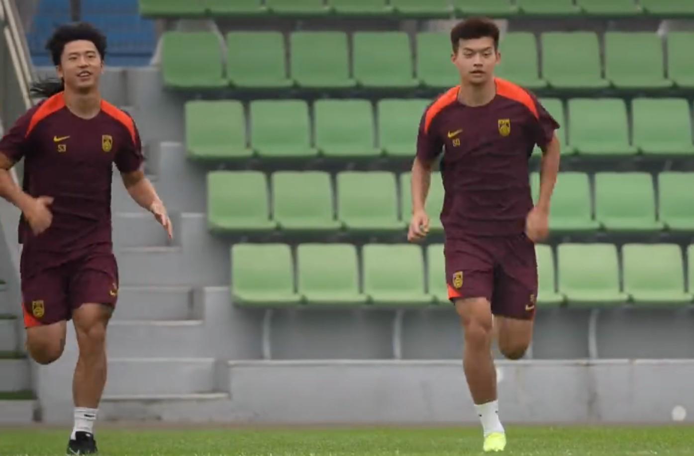 国足球员：这次东亚杯，一定得要争取留点什么