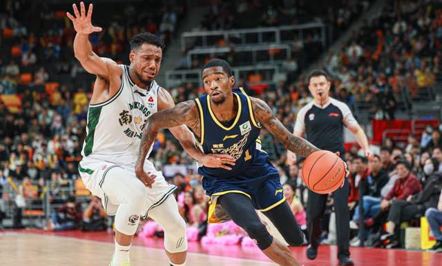 万博体育-CCTV5直播！广东VS同曦拒绝爆冷，三外援长驱直入，杜锋全面练兵